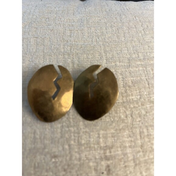 AH Anne Hellman Large Abstract Brass Artisan Brutalist Earrings Pierced Signed - Picture 10 of 11